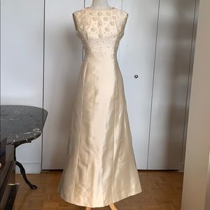 Vintage wedding dress